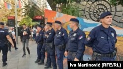 Policia në Beograd gjatë protestës së aktivistëve të komunitetit LGBT pas ndalimit të marshit të EuroPride. 13 shtator 2022.
