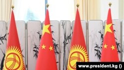 Парчамҳои Чин ва Қирғизистон