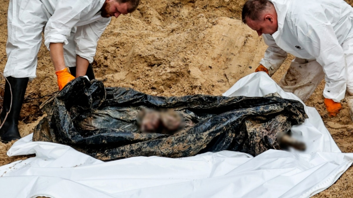 на місці масового поховання під Ізюмом ексгумували 263 тіла
