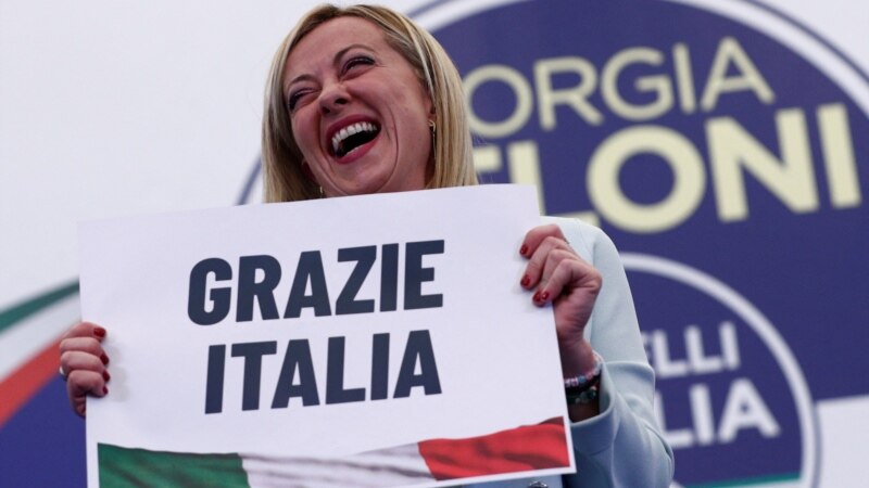 Екстремната десничарка Мелони ќе биде првата жена премиер на Италија