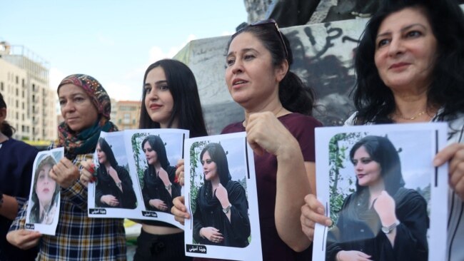 Iran ograničava društvene mreže dok se protesti šire zbog smrti Mahse Amini