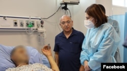 Armenia - Health Minister Anahit Avanesian visits civilians wounded by Azerbaijani shelling,September 14, 2022.