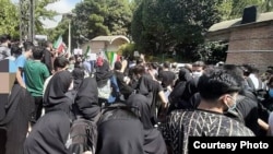 تجمع اعتراضی دانشجویان دانشگاه تهران در پی کشته شدن مهسا امینی