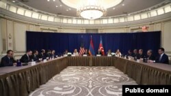 Հայաստանի, ԱՄՆ-ի և Ադրբեջանի արտաքին գերատեսչությունների ղեկավարների հանդիպումը, «Փալաս» հյուրանոց, Նյու Յորք, 19-ը սեպտեմբերի, 2022թ.