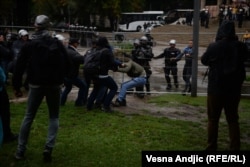 Policia duke u përleshur me personat që kundërshtojnë mbajtjen e EuroPride. Beograd, 17 shtator 2022.