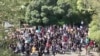 A teheráni egyetem diákjai tiltakoznak a hidzsábviselet szabályainak megsértése miatt őrizetbe került Mahsza Amini halála miatt 2022. szeptember 19-én