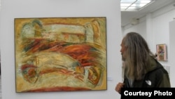 Emilian Galaicu-Păun la vernisajul expoziției „Revelații în culoare” a maestrului Andrei Negură, Galeria Brâncuși, Chișinău, 22 septembrie 2022. 