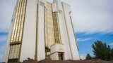 Alegerile prezidențiale din R. Moldova se vor desfășura pe 20 octombrie, în aceeași zi cu referendumul constituțional. Trei politicieni și-au anunțat intenția de a participa în cursa pentru șefia statului.