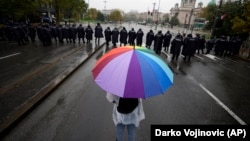 Evroprajd u Beogradu 2022: Kordon policije kako bi sprečili napad desničara na učesnike šetnje