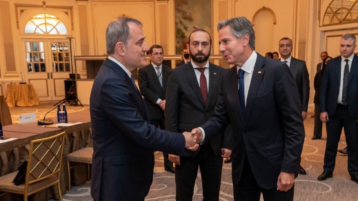 Блинкен похвали смелите стъпки на Армения и Азербайджан при откриването на срещата на министрите