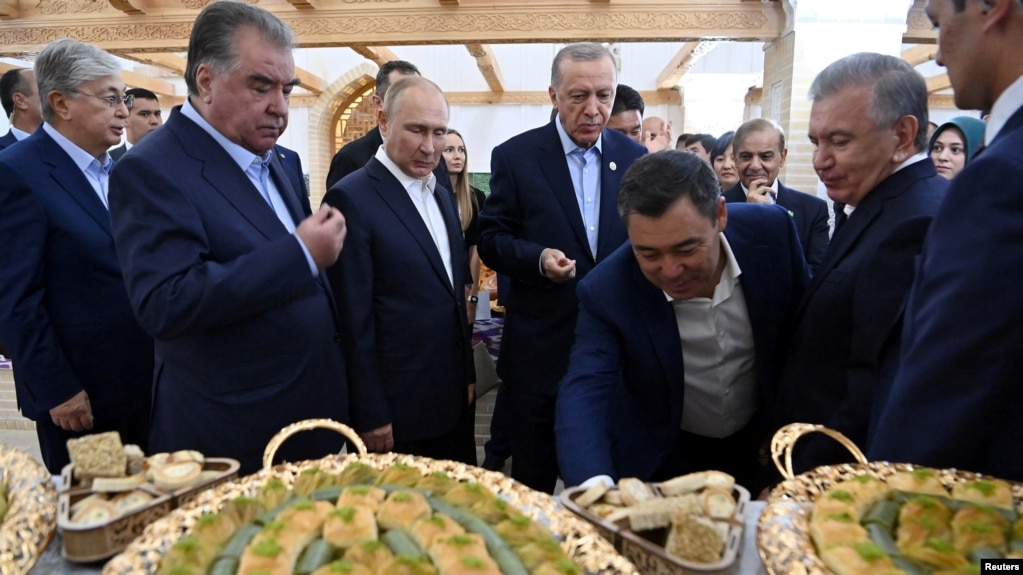 Руският президент Путин и турският му колега Ердоган 