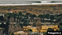  Централата на компанията е край океана в Калифорния 