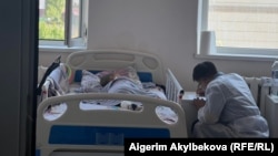 Ребенок, получивший ранение в Баткенской области. Центр охраны материнства и детства в Бишкеке. 20 сентября 2022 года. 