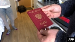 Ruski pasoš (fotoarhiv)