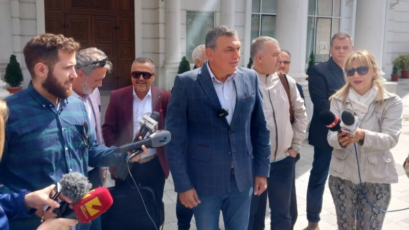 Членови на ВМРО-ДПМНЕ преку политичка фракција бараат оставка на Мицкоски 