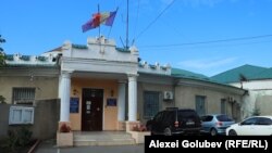 Intrarea în blocul administrativ al Penitenciarului nr. 13, construit în a doua jumătate a secolului XIX