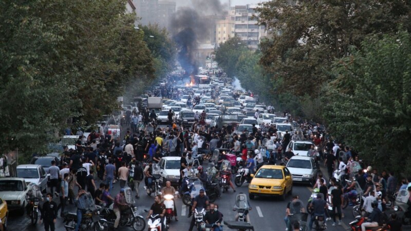 Të paktën 57 njerëz dyshohet se janë vrarë në protestat në Iran