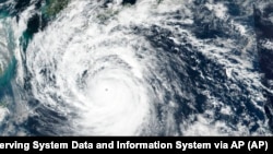 Satelitski snimak tajfuna Nonmadol koji je 2022. pogodio Japan