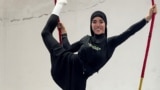 ISRAEL-PALESTINIAN/CIRCUS-CONTORTIONIST