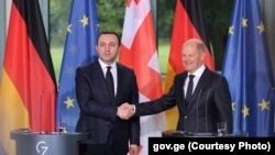 საქართველოს პრემიერ-მინისტრი ირაკლი ღარიბაშვილი, გერმანიის კანცლერი ოლაფ შოლცი 