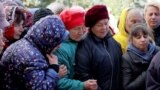 Izyum, Ukraine -- Citizens of Izyum lined up for humanitarian aid