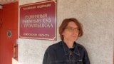 Андрей Новашов у здания суда, архивное фото