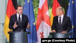 საქართველოს პრემიერ-მინისტრი ირაკლი ღარიბაშვილი, გერმანიის კანცლერი ოლაფ შოლცი