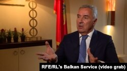 "Nijesam stekao utisak da postoji jasna većina koja bi bila u stanju da formira Vladu koja bi ponudila rješenja veoma teških problema na finansijskom, ekonomskom, pravnom, institucionalnom i političkom planu", rekao je predsjednik Crne Gore Milo Đukanović
