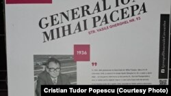 Despre rolul în perioada lui Nicolae Ceaușescu a lui Ion Mihai Pacepa afișul de la expoziția de le Baza Cireșarii nu amintea nimic