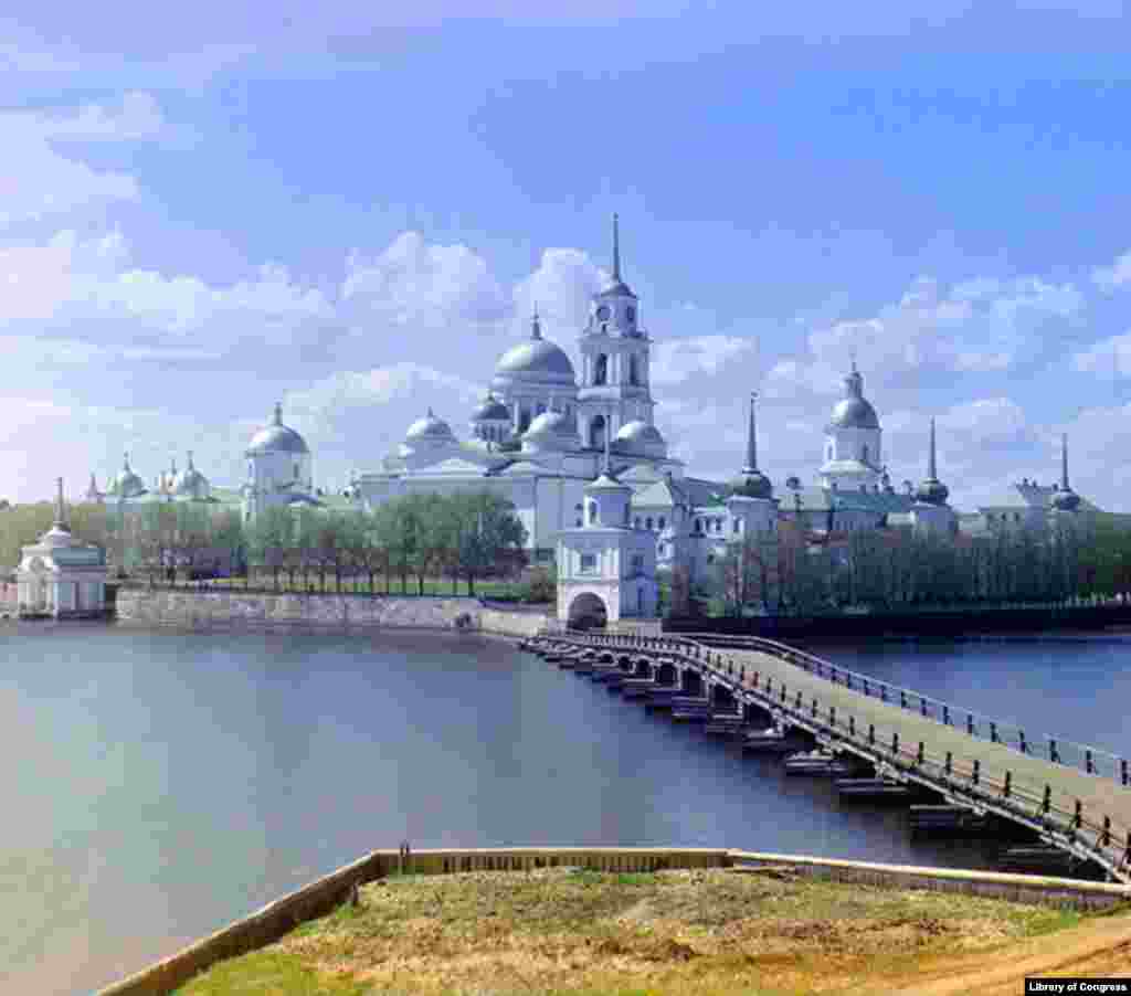 The Nilov Monastery on an island in Lake Seliger in Tver Province, northwest of Moscow. - Of the numerous churches, monasteries, mosques, and Islamic schools photographed by Prokudin-Gorsky, many did not survive the world wars and the Soviet era. This monastery was used for various secular purposes during Soviet times, but was returned to the Russian Orthodox Church in 1990 and is once again a functioning monastic community.