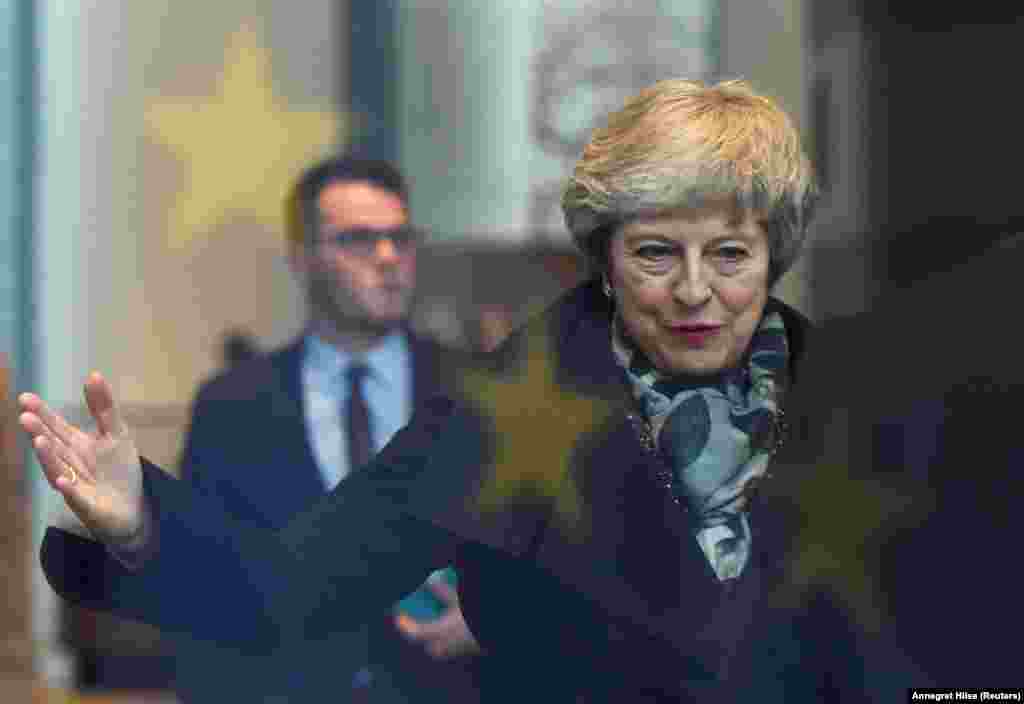 ВЕЛИКА БРИТАНИЈА - Британската премиерка Тереза Меј почна да се среќава со европските лидери во обид за спасување на договорот за излез на нејзината земја од ЕУ.