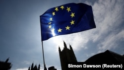 Прапор Європейського союзу навпроти парламенту в Лондоні, Великобританія, 8 червня 2018 року (ілюстративне фото)