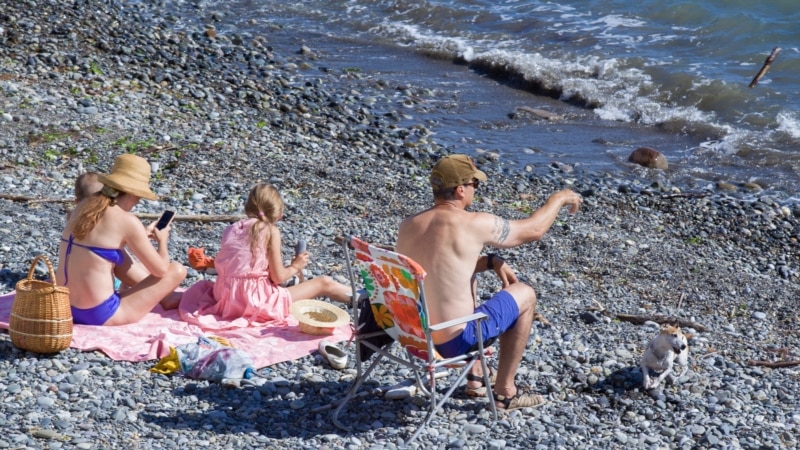 В Сочи возмутились требованием денег на бесплатных пляжах