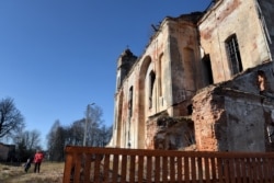 Каля Княжыцкага касьцёлу сьвятога Мікалая