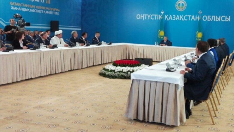 Назарбаев встречается в Шымкенте с представителями интеллигенции 