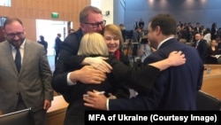 Українська команда після оголошення рішення Трибуналу, 25 травня 2019 року
