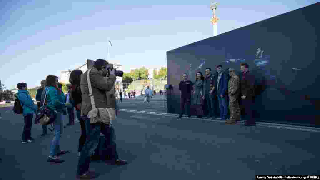 Герої фотопроекту під час відкриття виставки на майдані Незалежності в Києві