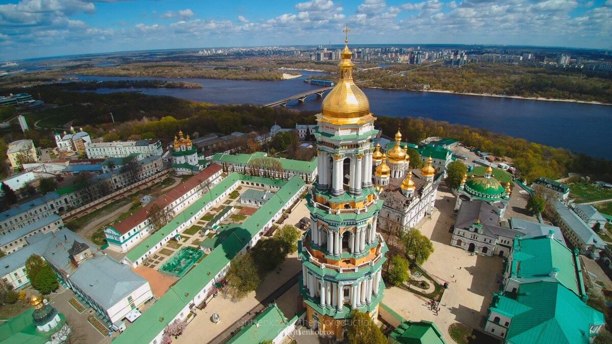 ghurnalisty-obratilisy-v-policiyu-za-deystviya-ohrannikov-kievopecherskoy-lavry Журналисты обратились в полицию за действия охранников Киево-Печерской лавры