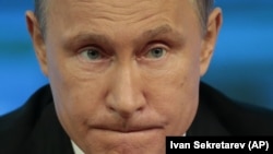 Prezident Putin o‘zining yillik matbuot anjumani chog‘ida - 19 dekabr, 2013 
