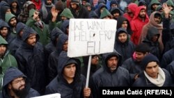 Prosvjed izbjeglica i migranata u kampu Lipa