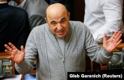 Депутат від ОПЗЖ Вадим Рабінович в сесійній залі Верховної Ради