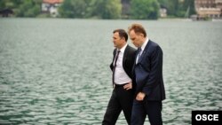 Premierul Vlad Filat și liderul transnistrean Evgeny Șevciuk la o întîlnire în marginea Conferinței OSCE desfășurată în localitatea Rottach-Egern, în Germania