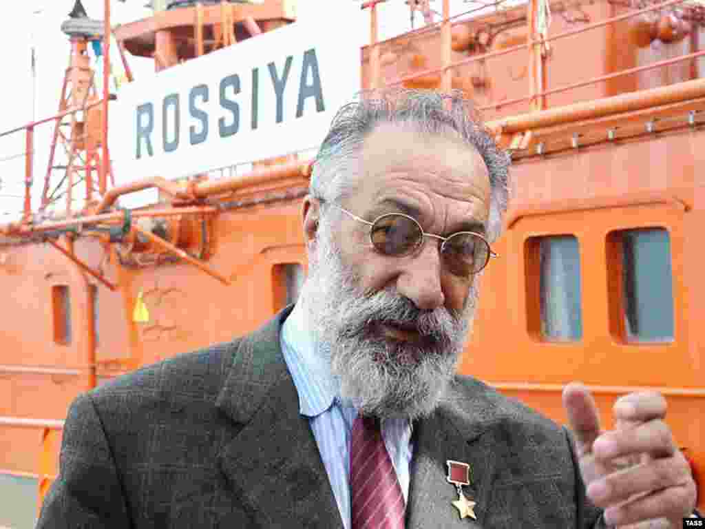 Russia -- Artur Chilingarov, explorer and parliament member, outside the Rossiya nuclear-powered icebreaker at Murmansk harbor, 24Jul2007