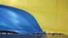Партія регіонів знову розгортала «найбільший прапор України»