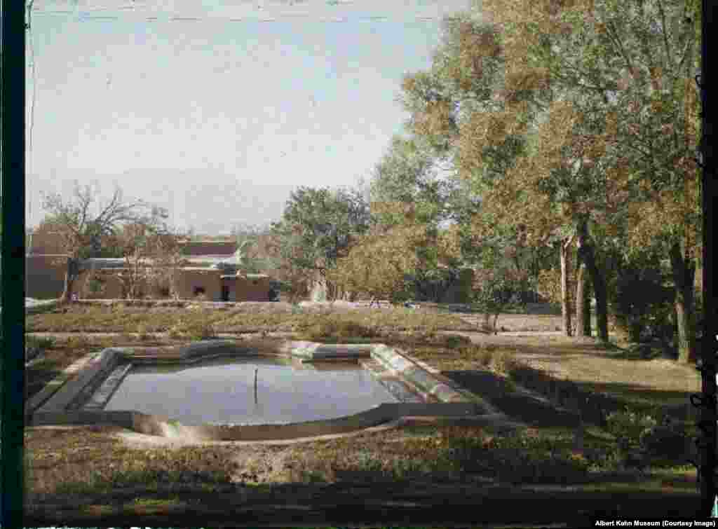 A fountain at rest in Kabul.