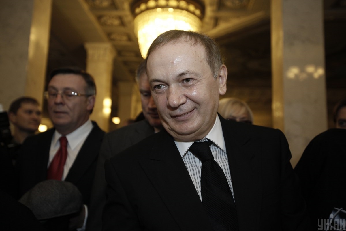 Зеленський запровадив санкції проти Іванющенка