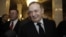 ВАКС не називає імені підозрюваного. Натомість громадська організація «Центр протидії корупції» повідомила, що йдеться про екснардепа від Партії регіонів Юрія Іванющенка