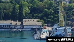 Біля причалів у Південній бухті Севастополя пришвартовано два підводні човни