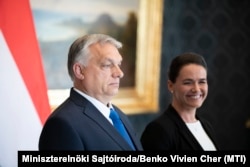 Прем’єр-міністр Угорщини Віктор Орбан і президентка Угорщини Каталін Новак у палаці Шандора, травень 2022 року