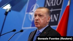 «Швеція повинна вжити заходів щодо таких фундаментальних питань, як боротьба з тероризмом», – заявив президент Туреччини